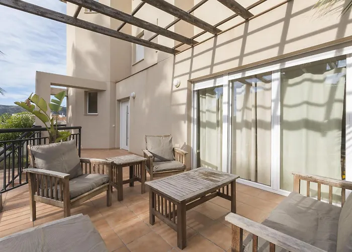 Coll Groc Σαλέ *